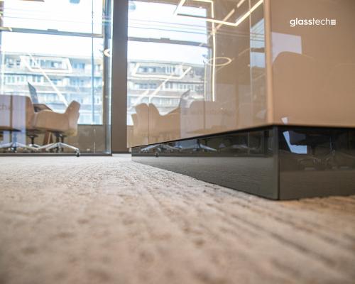 ş&uuml;şə plintuslar